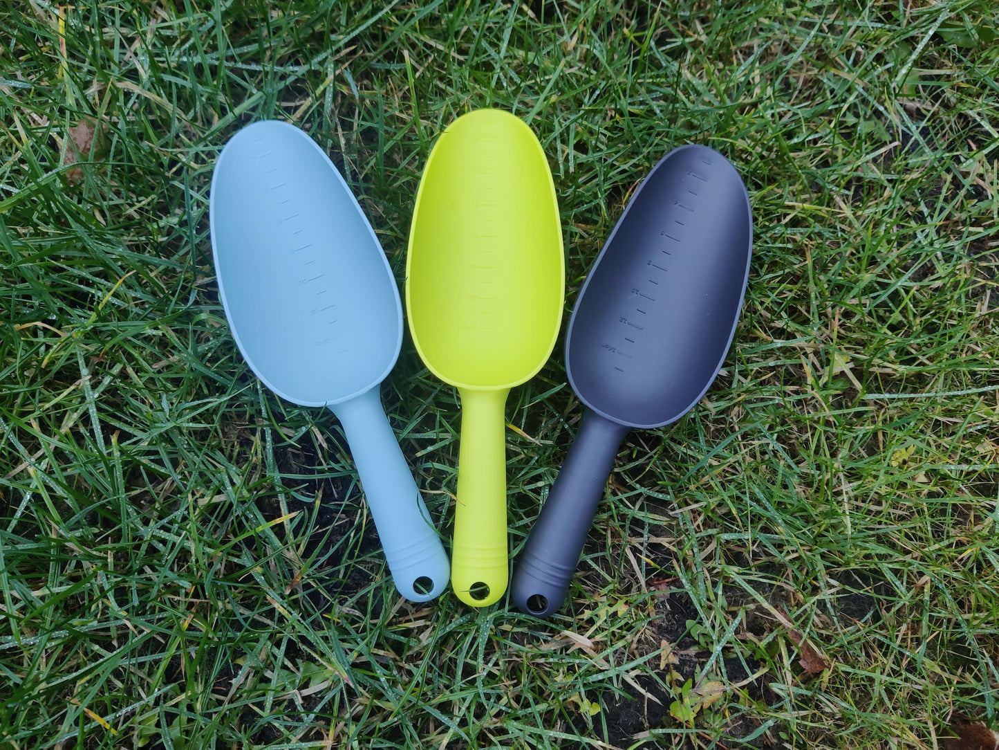 Bigger garden scoop, various colours - GroVegz
