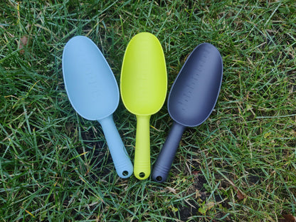 Bigger garden scoop, various colours - GroVegz