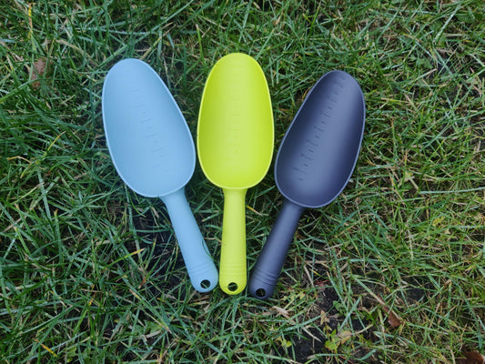 Bigger garden scoop, various colours - GroVegz
