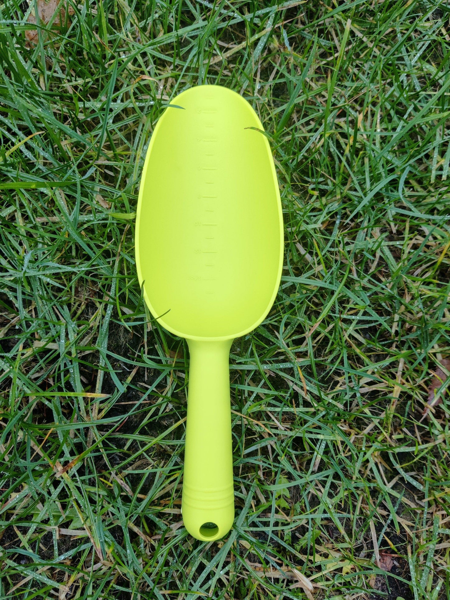Bigger garden scoop, various colours - GroVegz